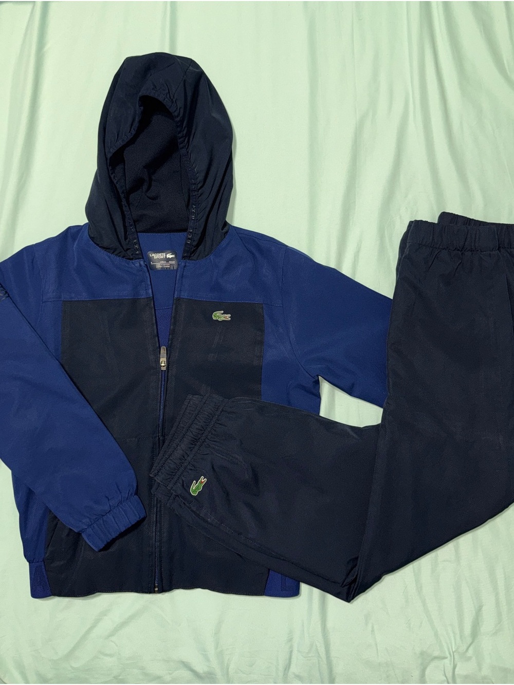Lacoste Kids Navy and Blue Two-Tone Hooded joggers size 8 (small) big boys